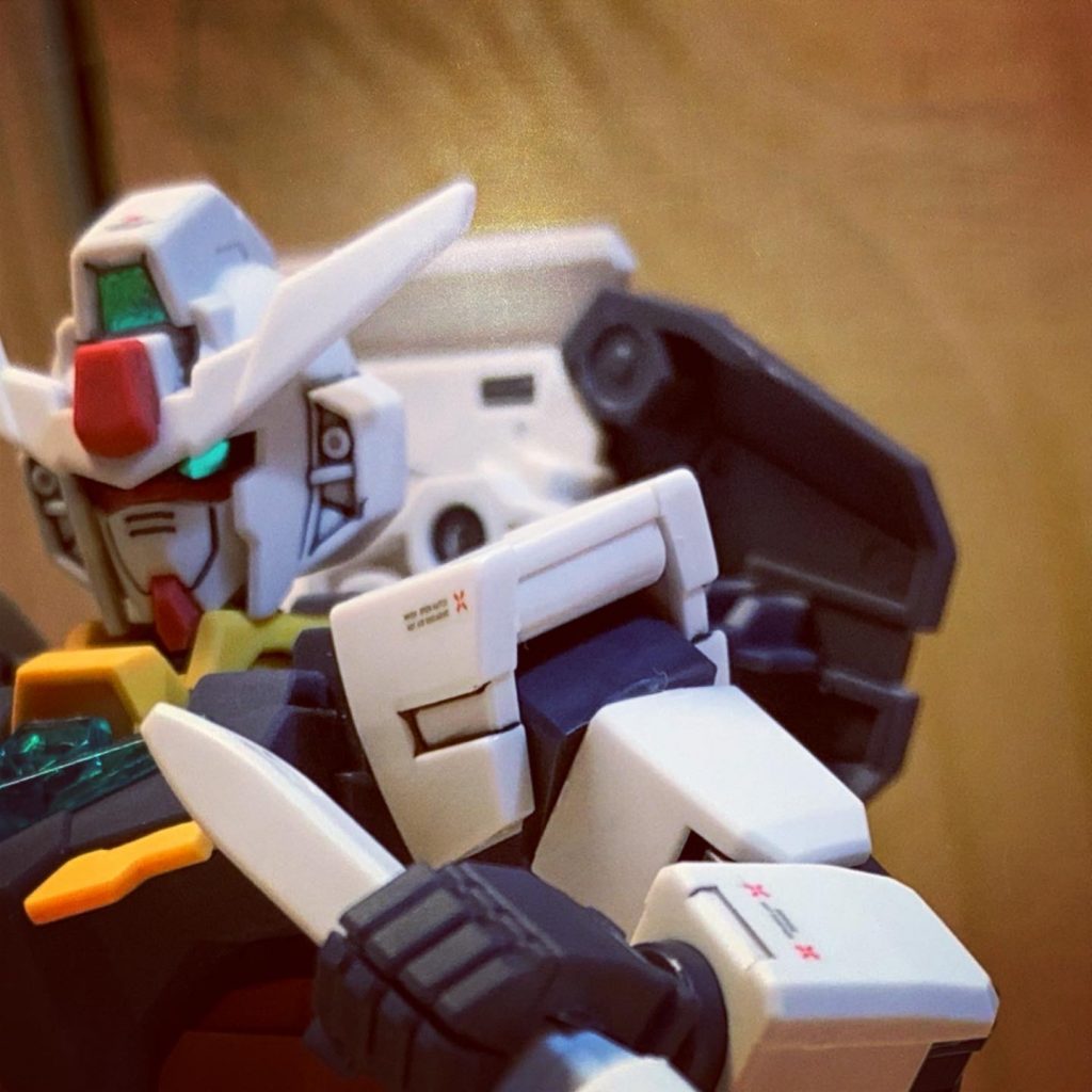 短め刀身のビームサーベル逆手持ちがなかなか様になりますね。写ってないけど。