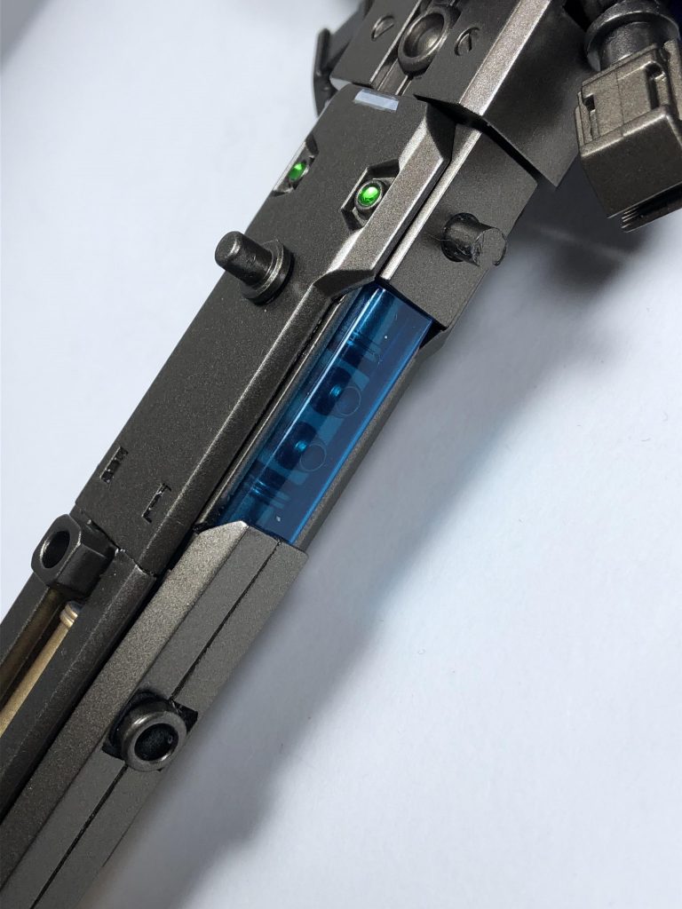 セカンドシーズンの機体の武器の象徴、クリスタルセンサーも盛り込みました。ヒートプレスで作ってます!ここもお気に入り。