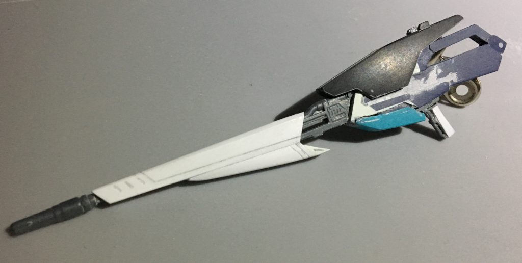 ヴァリアブルバスターライフルのギミック
アメストのライフルをベースに、F91のヴェスバーのスライドギミックを活かした構成。ディテールには、AGE2とグレイズを使用してます。