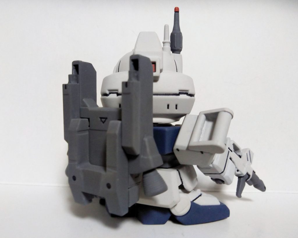 バックパックはHGUC版を加工して使用。