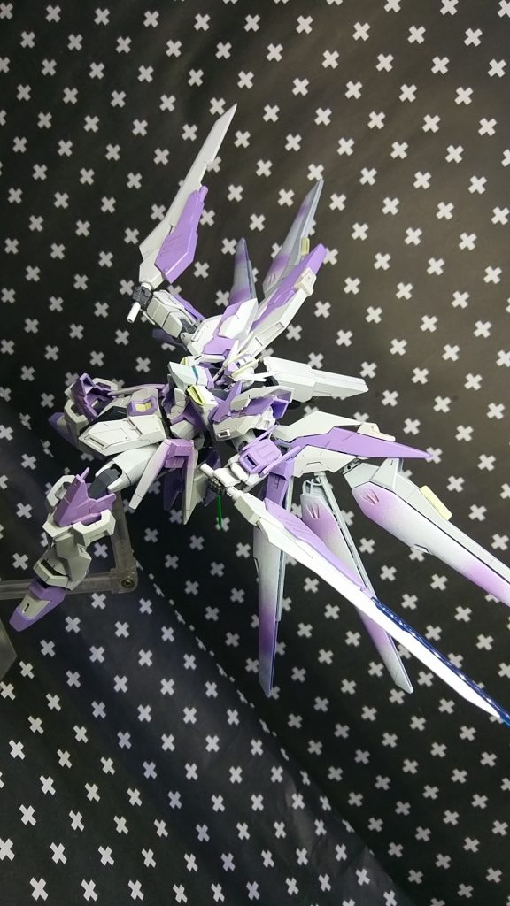 武装類。
ライフルはHi-ニューのものを丸々使用。
接近戦には背面のブレイドを使用します。