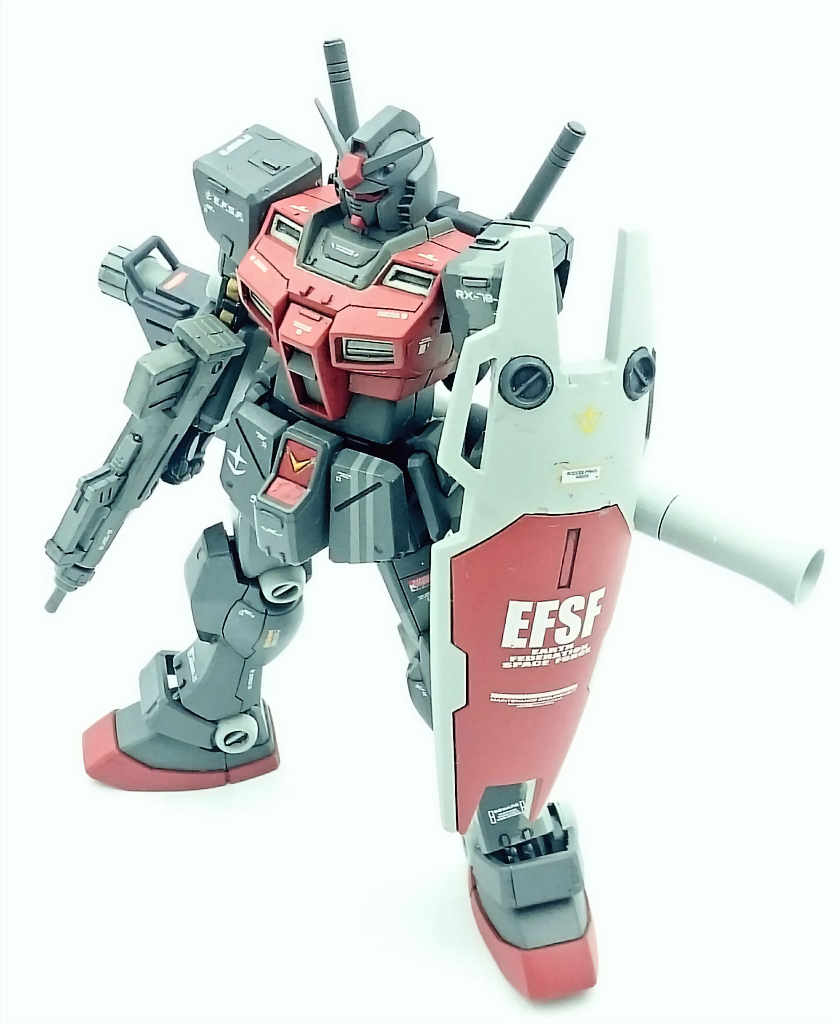 【武装など】
フル装備になります。
武装はジムライフルとシールド、ビームサーベル×2にハイパーバズーカになります。
カラーリングはセンチネル0079のジムをイメージラインにしつつ塗装しました。