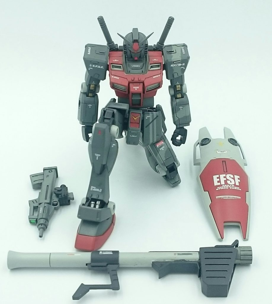 リバイブガンダムの可動域のおかげで立ち膝が決まります。