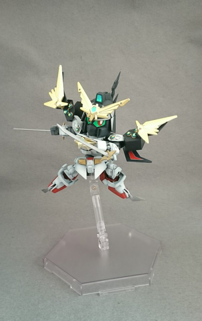 脚が曲がるのでそこそこ大胆なポーズも出来るようになりました