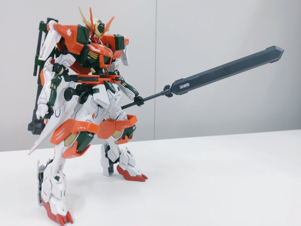 ソードメイス保持状態。