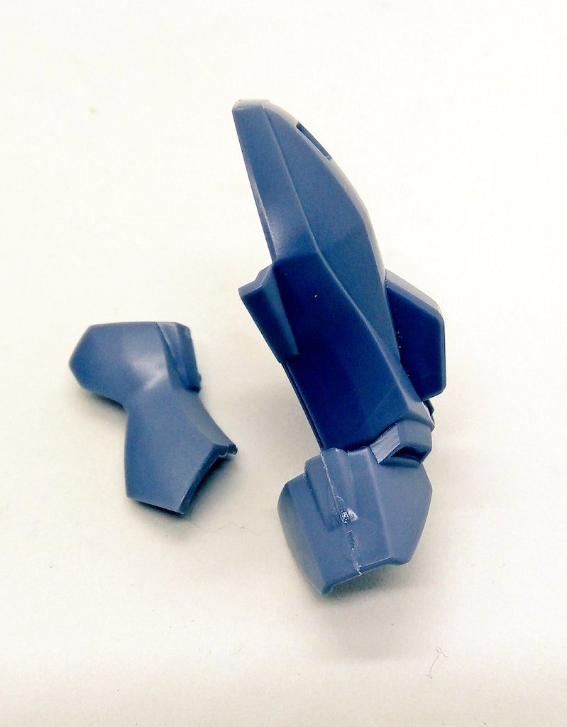 足の甲の分割を変えて、全部モナカ割！感を軽減しました。