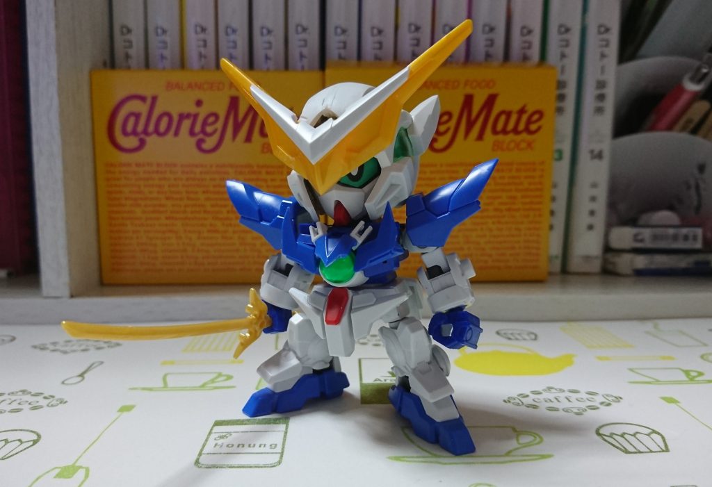 初期段階。SDエクシア等をベースにしつつ、気になる箇所を別パーツに変えてHGアメイジングエクシアの部品を足しつつ製作。