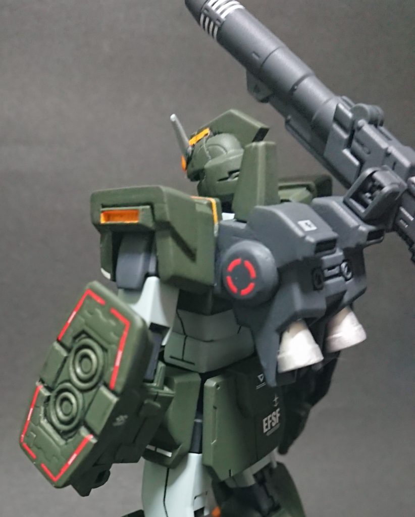 バックパックはパワードジム。
背部センサーはたぶんジムスナK9の犬の足。