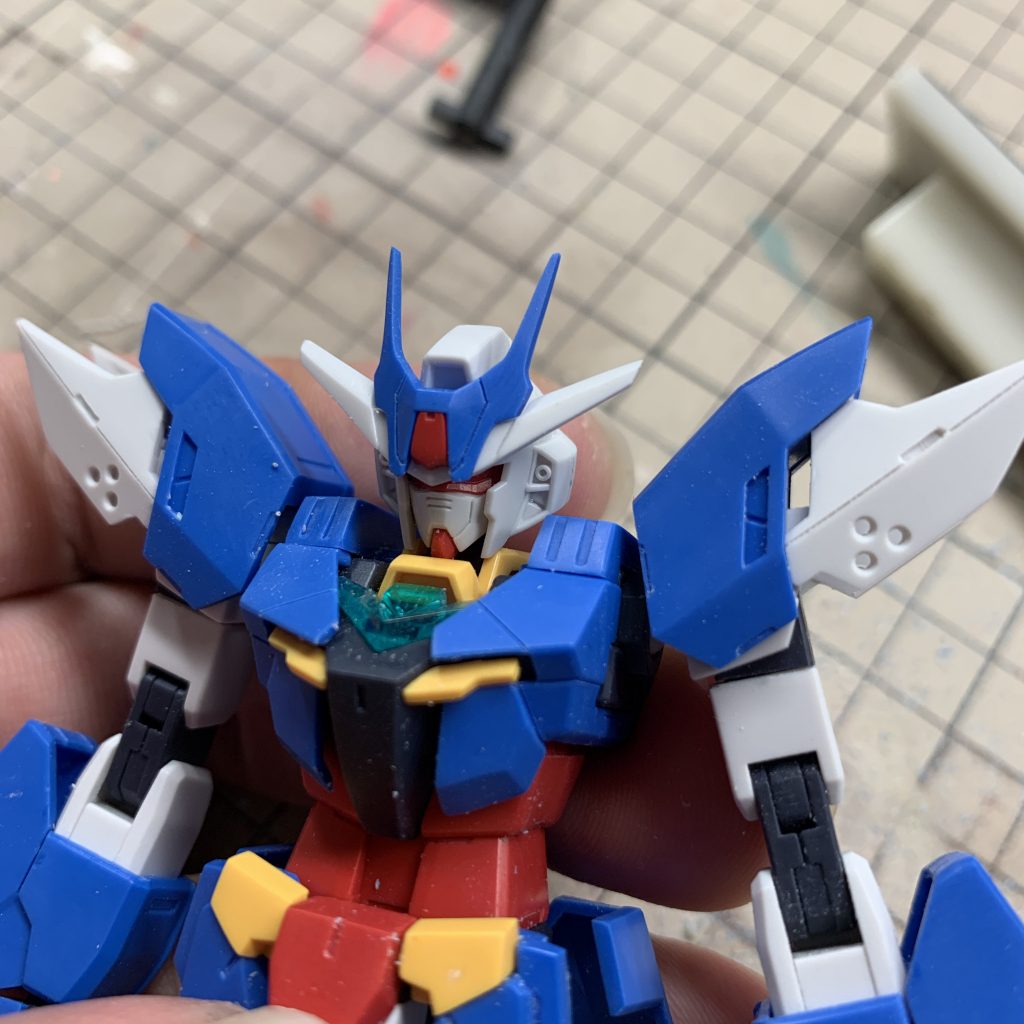 ▲ブレードアンテナ(白)はデザイナーの海老川兼武さんがtwitterに投稿されていたイラストを参考に面構成を三角に変えてみました