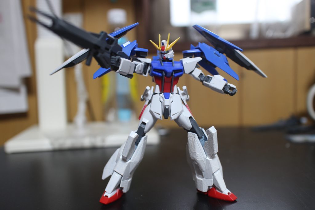 銃撃ポーズ　ビームライフルもスカイのものです。