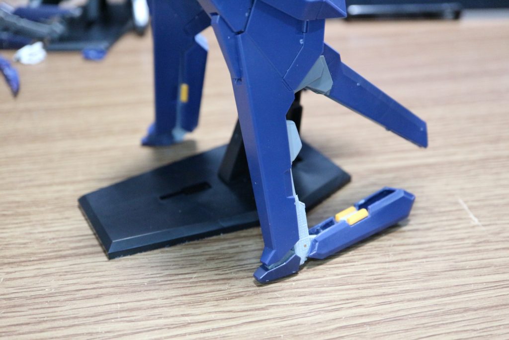 ホバー脚試作1
ただ開くだけだったのですが格好悪かったのでボツ