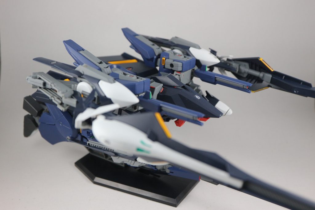 【11/20写真差し替え】
このタイプはてっきりMS形態だけで変形しないと思っていたのですが、MA形態にも変形可能だったということで再現
通常の脚を前に突き出した形態とは異なり、脚はそのまま後ろに向けることになります