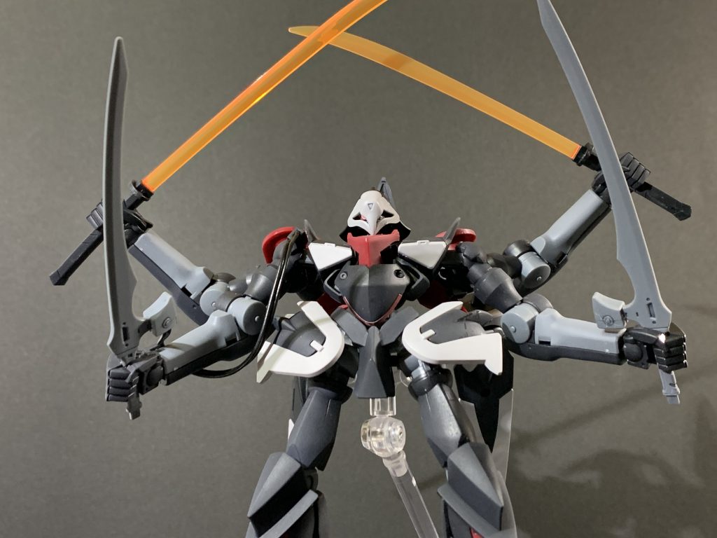 続いて「ムゲン改」。単純に腕が増えました。敵役がやりそうな改造。