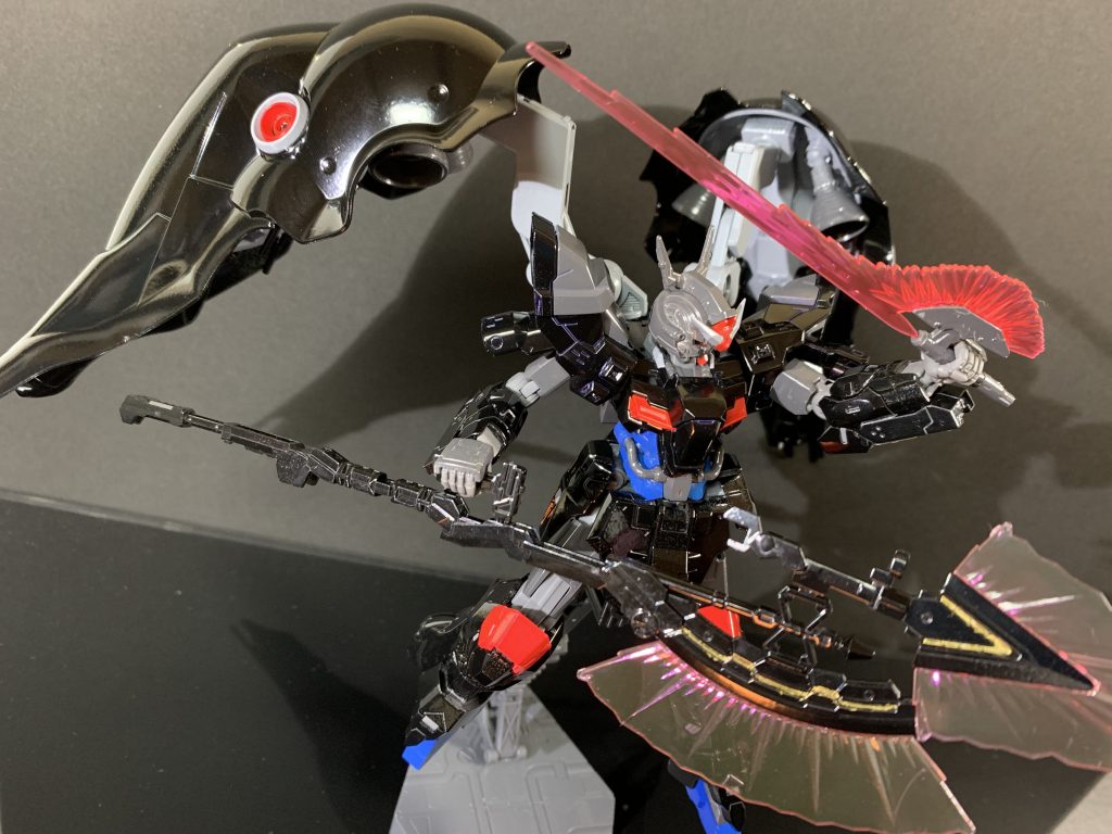 メイン武装ハイパービームジャベリン、ビームアックス。