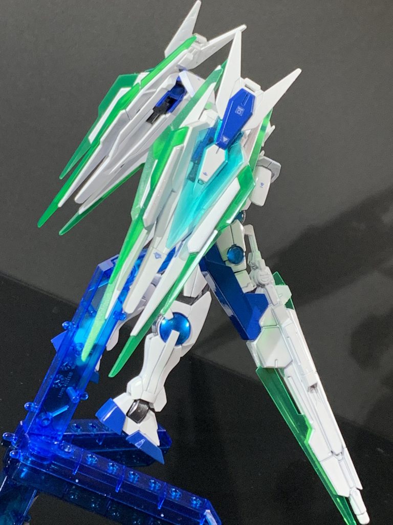 一度やってみたかったソードビットのシンメトリー。
AGE2マグナムのシールドを組み合わせてます。