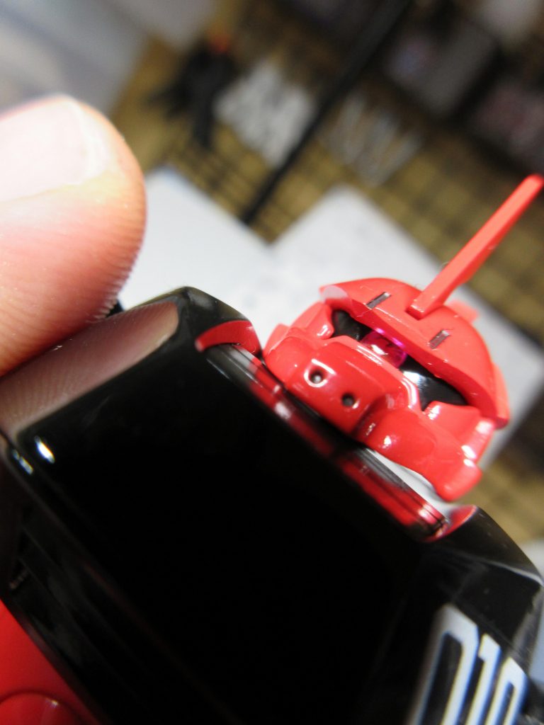 100均のジュエルシールを3mm穴を開けて埋め込んでます。