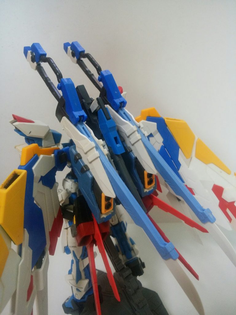 雑誌のオマケのだったジャンクパーツが対艦刀とサイズがピッタリだったので採用