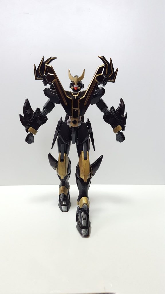 アルティメットクウガ！！

追加部分
両肩両手両足のトゲ、胸部装甲
両手両足はパテで成形

この状態も全てパーツ交換できる用にしてあるぜ！

ちと合成して最終決戦ぽくした画像ものせとくぜ！