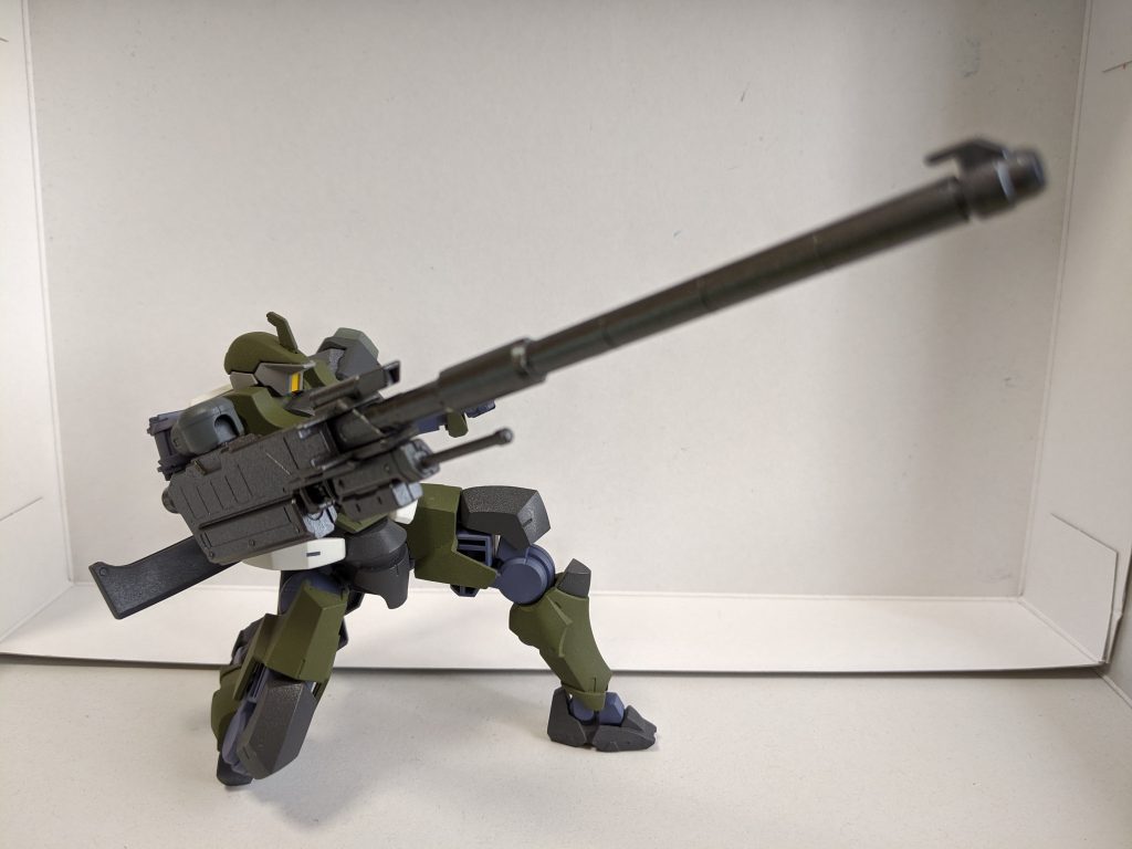 グレイズの装甲の干渉で片膝立ちには難あり。