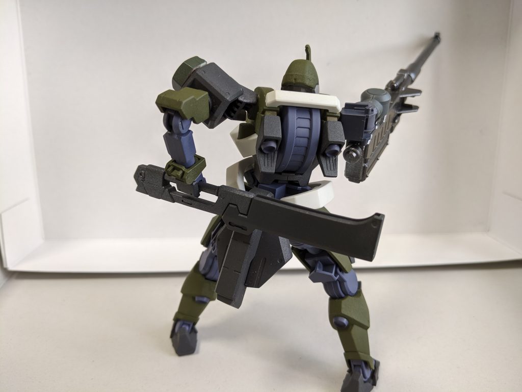 なんとか抜ける位置にあるので抜刀ポーズも可能。