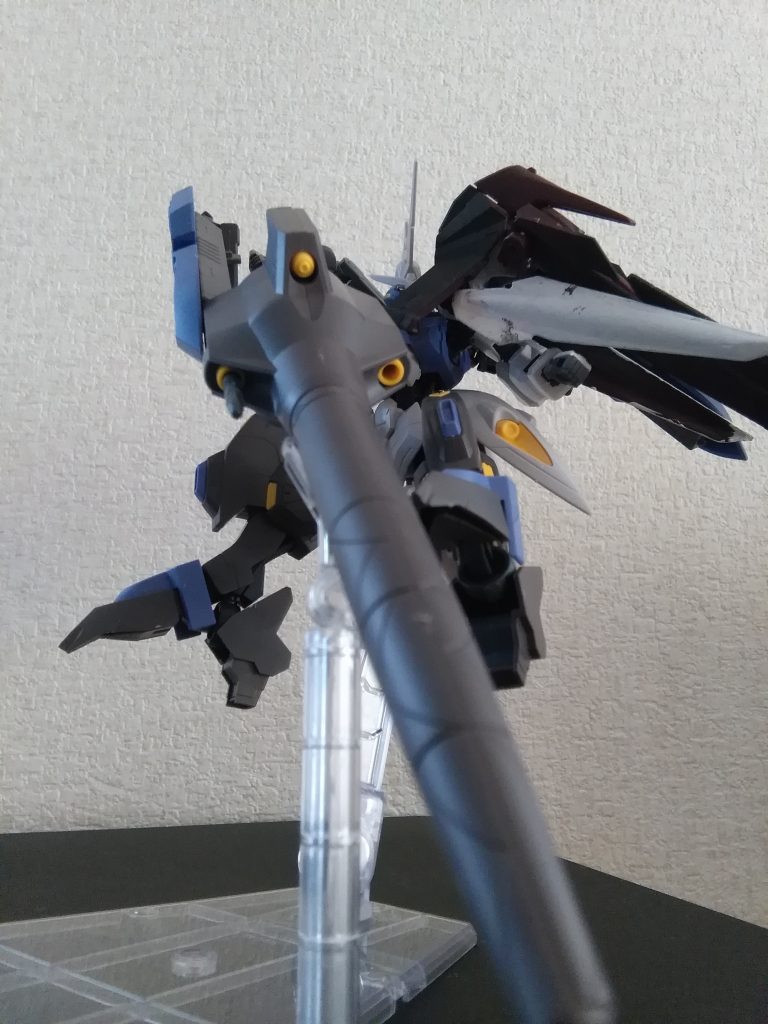 更にダインスレイヴをゼロ距離で放つ事も可能だがこれは最終手段の策である。
ダインスレイヴの反動により接続されている盾が破損する、災厄の場合は腕ごと持っていかれる事もある。