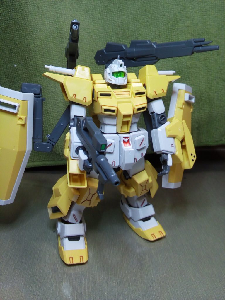 フミナ先輩の愛機ですね。
ジムが好きにはフルアーマージムとでも名付けたいＭＳですね。