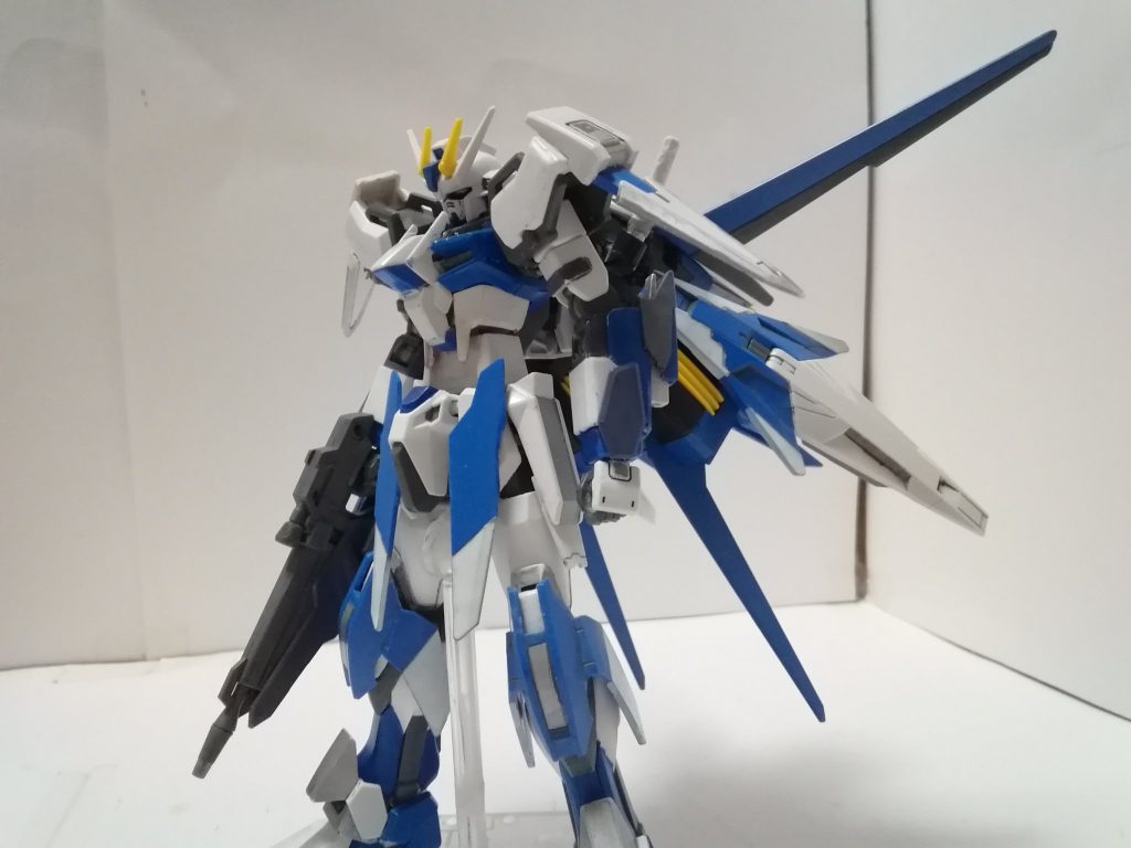 その後エールストライカーも同様に塗ったのですが何か物足りなくなりダブルオーダイバーエースを使いアップデートしたのがこれです
当時はライトストライクと言う名前でした
その後スカイストライクに名前を変え、
そして現在のスカイストライクの原型になりました