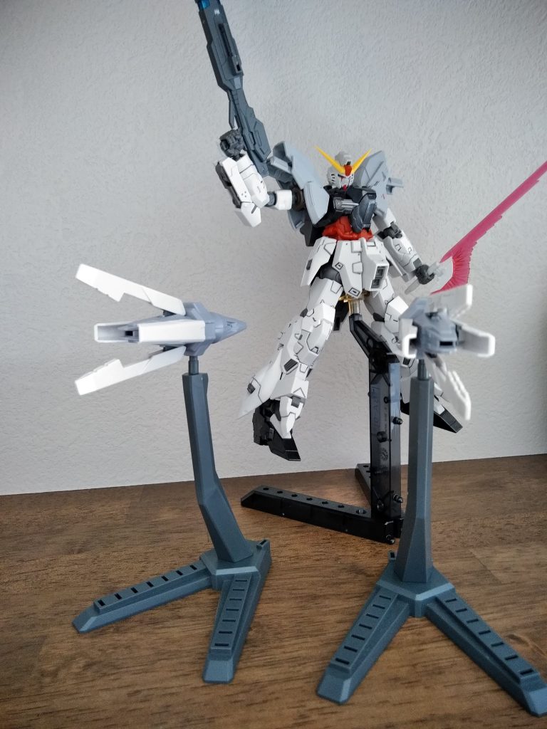 ファンネルシステム・ウロボロス
2機の大型ビーム砲を搭載したファンネル兵器