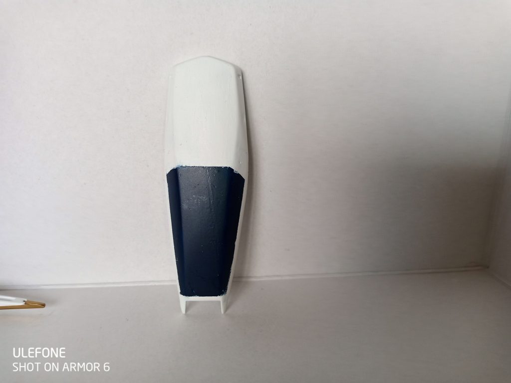 盾は上がガルバルディ、下がガンダムMk2です。つなぎめをパテで修正しています。