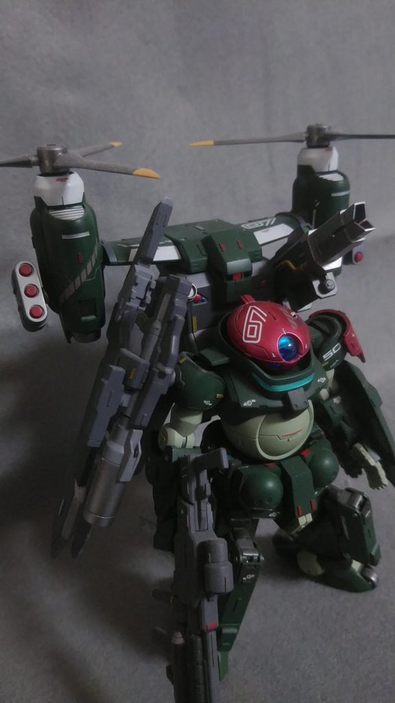 頭部のデカールは大きめのナンバーデカールを使用
ちょうどよく07のデカールがありました