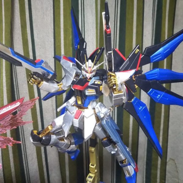 MGストライクフリーダムガンダムのメタリックカラー塗装