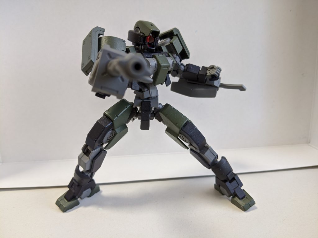 ライフル。
パーティングラインがきつい以外は良い武器。