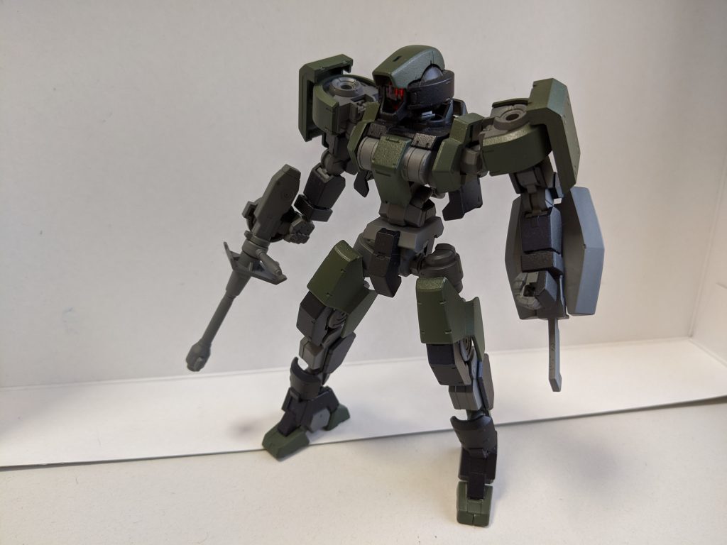 以上です。
デザインがもともと色分けしやすいこともありすっきりしているため原作再現度が高く動かしやすい良キットです。肉抜きが多い武器だけ埋めてあげればいい感じに仕上がります。
今回も関節と武器以外完成してたキットを完成させられてよかったです。
