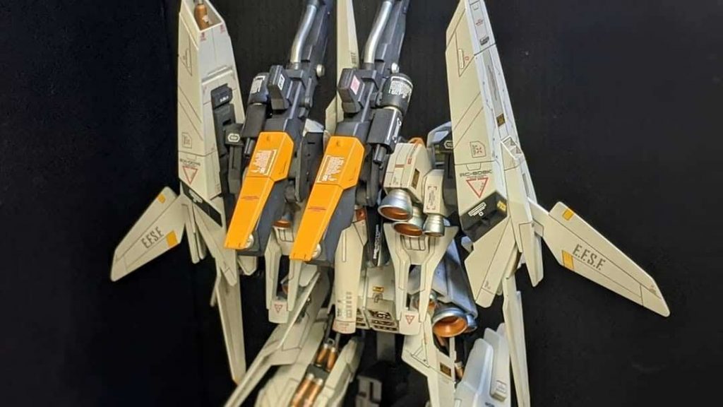 ビームランチャーに付いてるオレンジ色のパーツはキットの余剰パーツで勝手に付けてます。