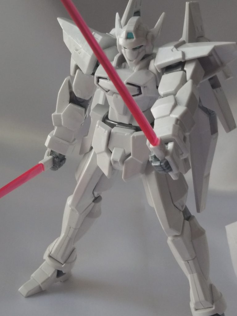 本編ではあまりやってない気がしますがビームサーベル二刀流。
ウルフといえばやはりこれから繰り出されるウルフファングのイメージが強いです。
一、二回しかやってないはずなんですが。