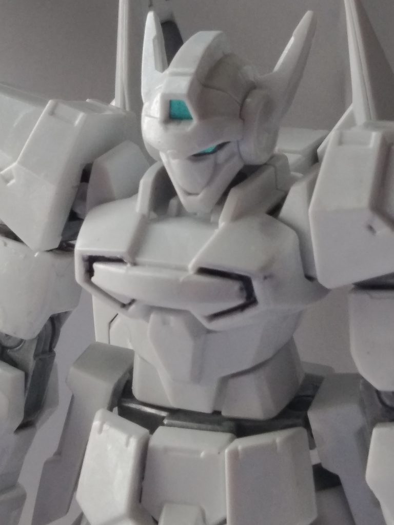 アップの画像。
鋭い眼光がお気に入りです。
ただ胸部に少し失敗の跡がありますね……。
そこらへんは要反省です。