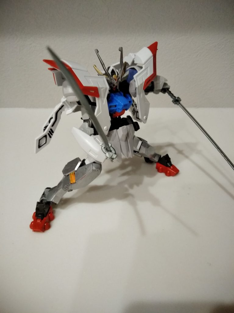 ゴッドスラッシュは2振りの実体刀に