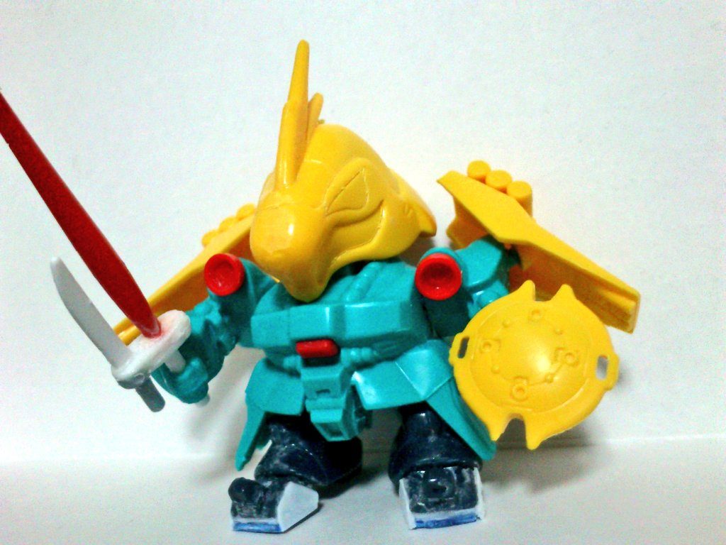 足は周りにプラ板を貼って大きくし、接続部分でも少し長さを足しています。