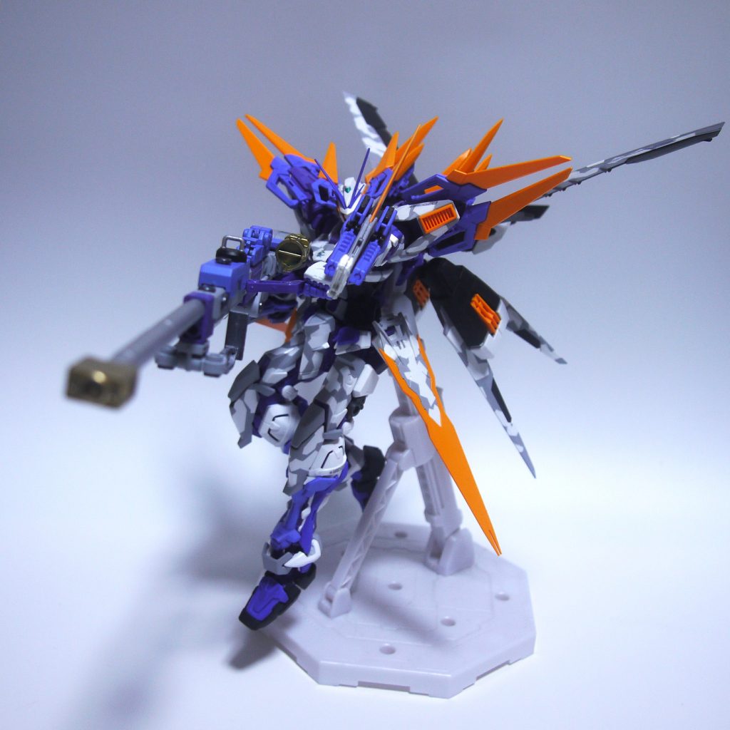 ドラグノフ①(フォアグリップを起こしての両手持ち)