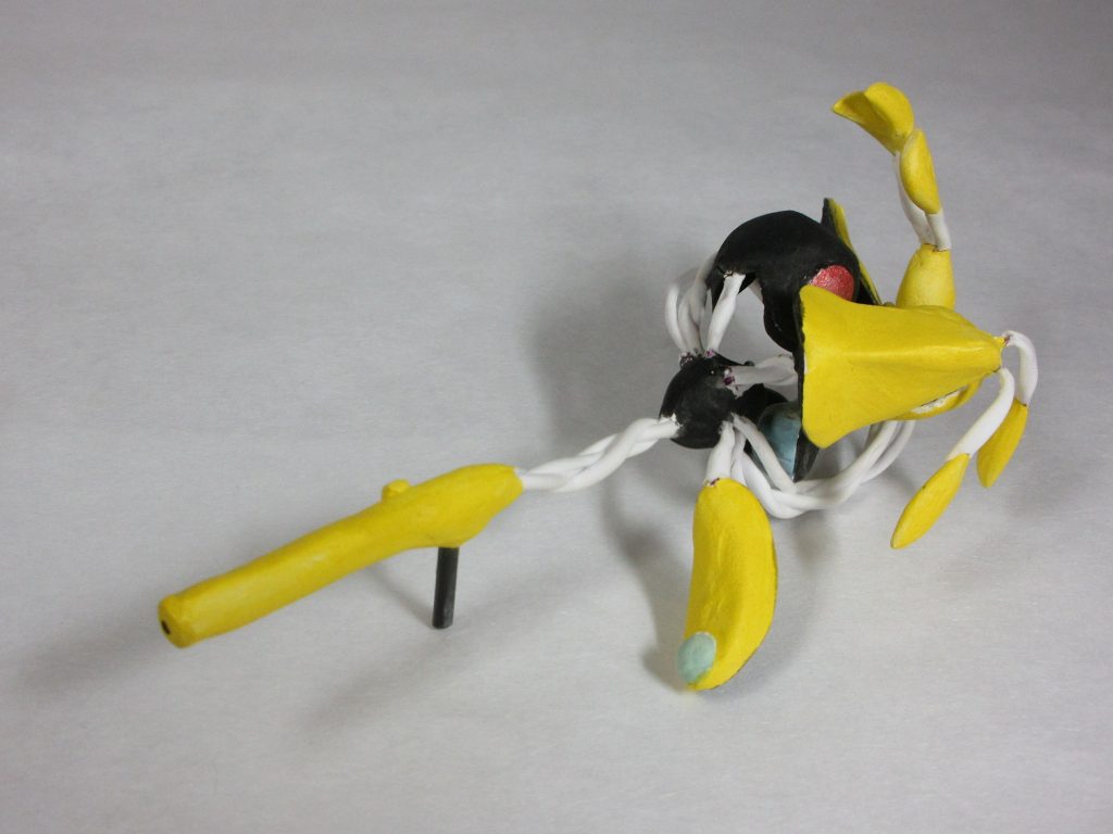 ハイメガランチャー。
１００円ショップで購入した粘土とアルミ線で作製しました。