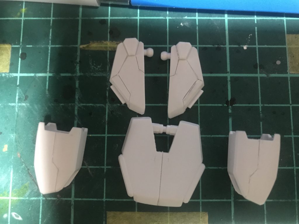 特に改造はしてませんがフロント、リアアーマー、太ももにスジボリを追加しました。