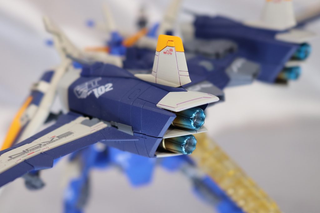 バーニアはスーパーファインシルバー→クリアーオレンジ→クリアーブルーで焼け表現を施しました。