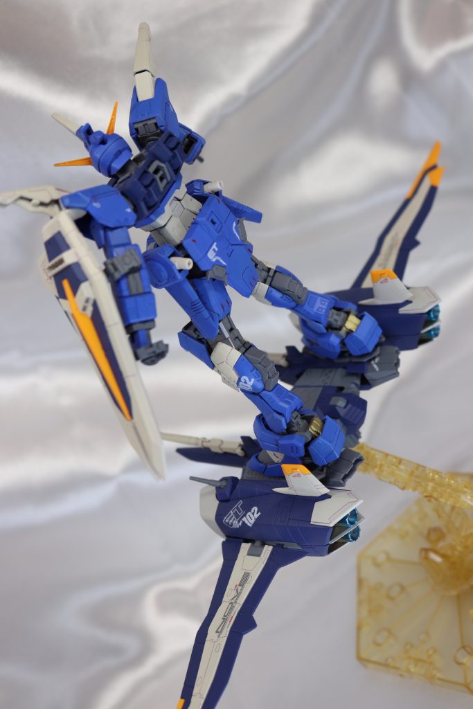 ファトゥムに乗って。
足のロックが意外に効いてます。