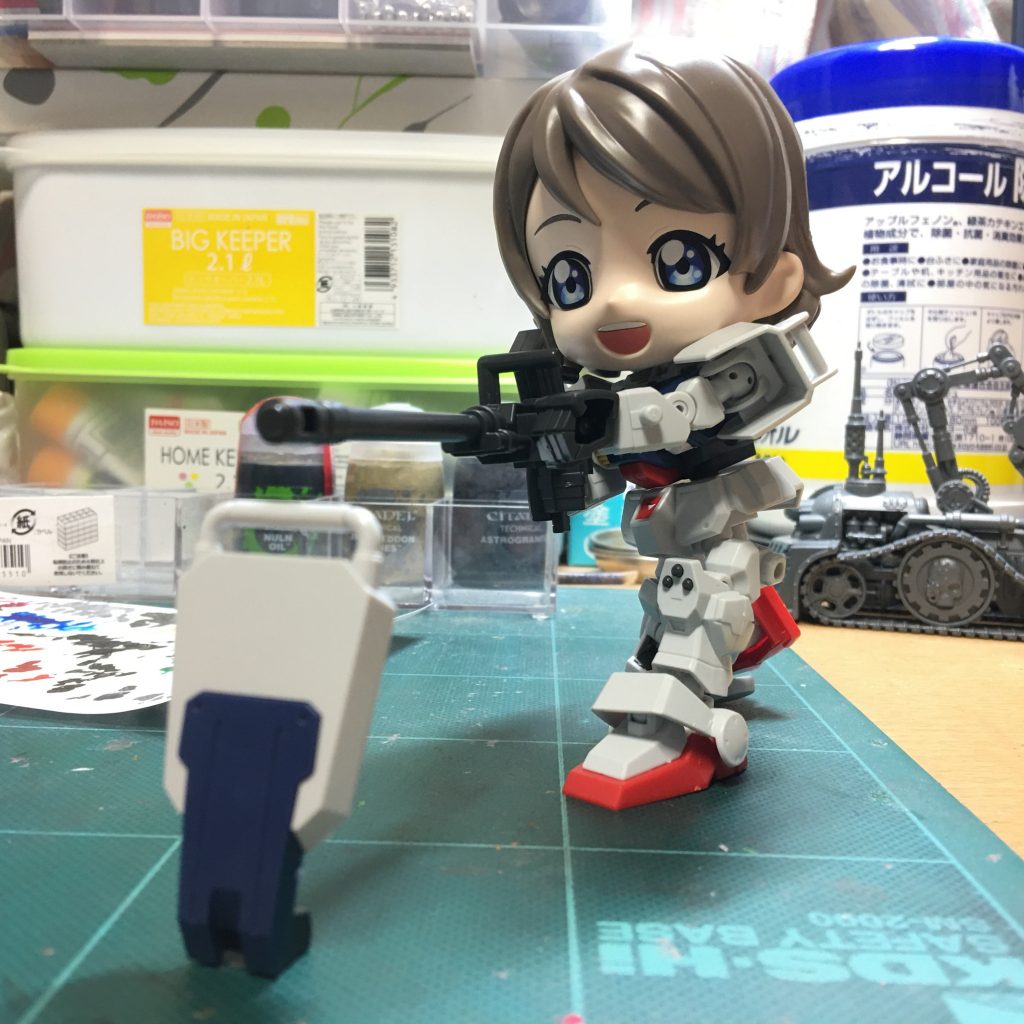 (   。・v・。)ﾉ 塗装前のポージングです。