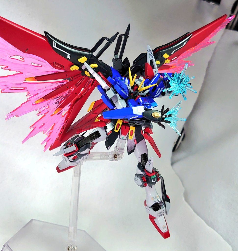 肩パーツのフラッシュエッジマウント部分に稼働をいれてあるので十分な稼働を確保。