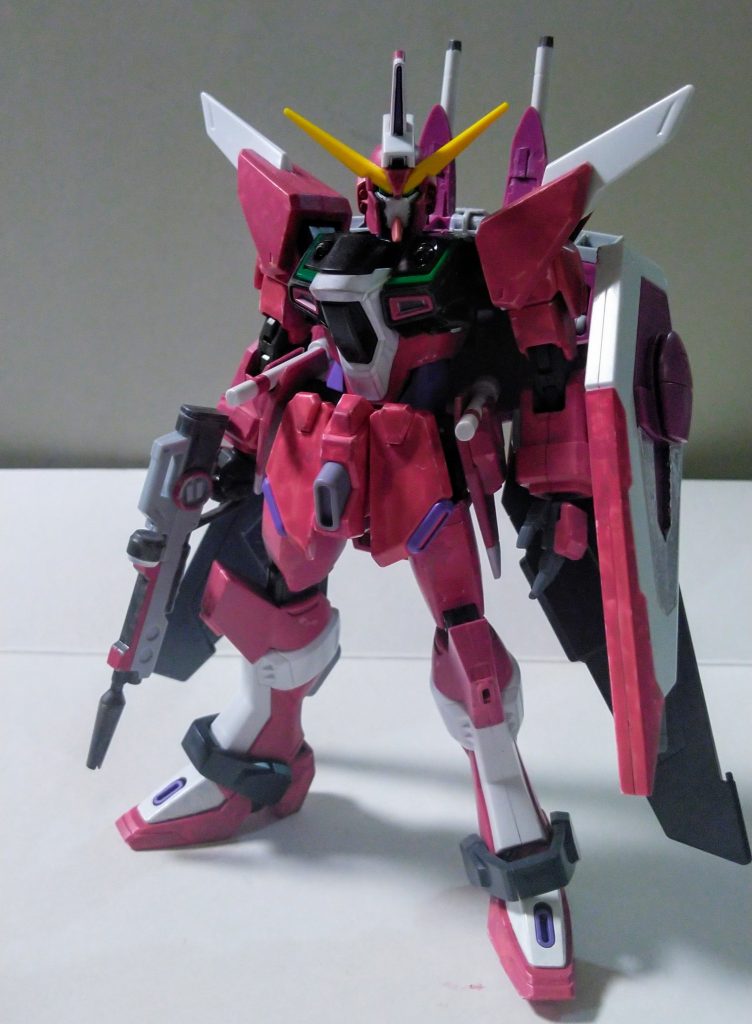 本体の色はガンダムマーカーアドバンスセットのシャアピンク2で塗りました。