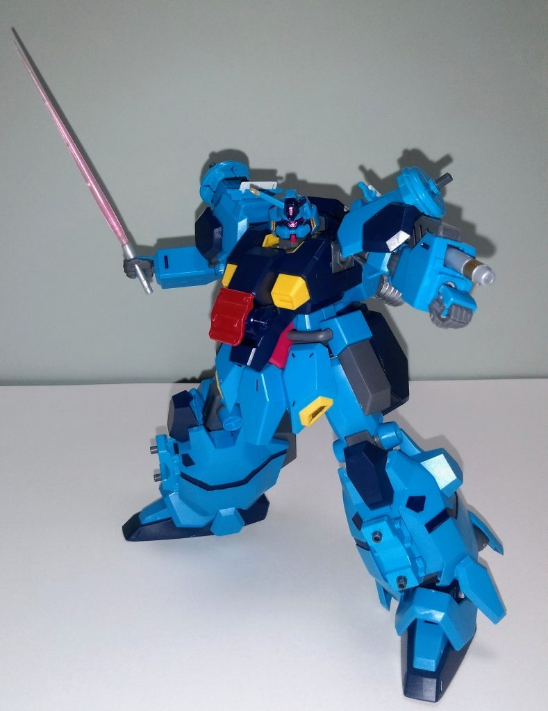 撃ち切ったらデッドウェイトなのでパージ。固定武装はビームサーベルとビームカノン