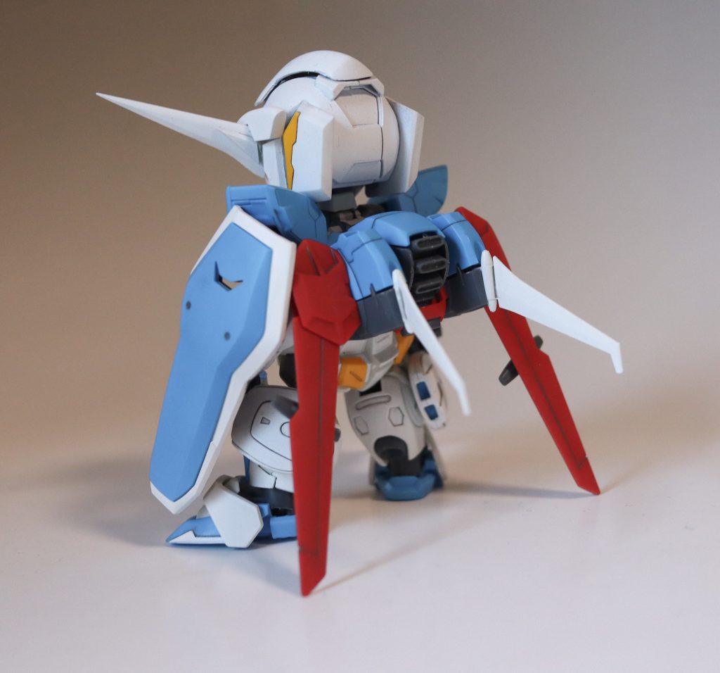 羽の長さはそのままでスタンド代わりにしてます