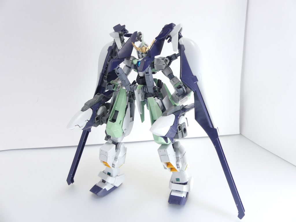 *フルドドＩＩ：*ガンダムＴＲ－６【ウーンドウォート】をメインとしたＴＲシリーズ用に設計された武装システム。
かつての[【フルドド】](https://gumpla.jp/hg/226329)や[【プリムローズ】](https://gumpla.jp/hg/256861)の武装を踏襲し、より洗練された構造を持つ。
原作小説「ティターンズの旗の下に」ではアドバンスド・ウーンドウォートＥＸ（現設定：ハイゼンスレイＩＩ・ラー）のみが登場しており、本武装の解説は一切為されていない。

とりあえず無理矢理付けて見た図。
３ミリ軸を奥まで挿すとどちらかが破損しかねないので肩のウインチキャノンは浅めに。
サブアームで装甲板を持っていますが「軸にはまっているだけ」なのですぐに取れます。
脚部にはウーンドウォート脚部そのままのフルボディブースターとヘイズル脚部、ＴＲ－６拡張パーツ（プレバン）を使用。
･･･それで全高並みのウインチキャノン。ハイゼンＩＩがどれだけ大きいかがうかがえます。