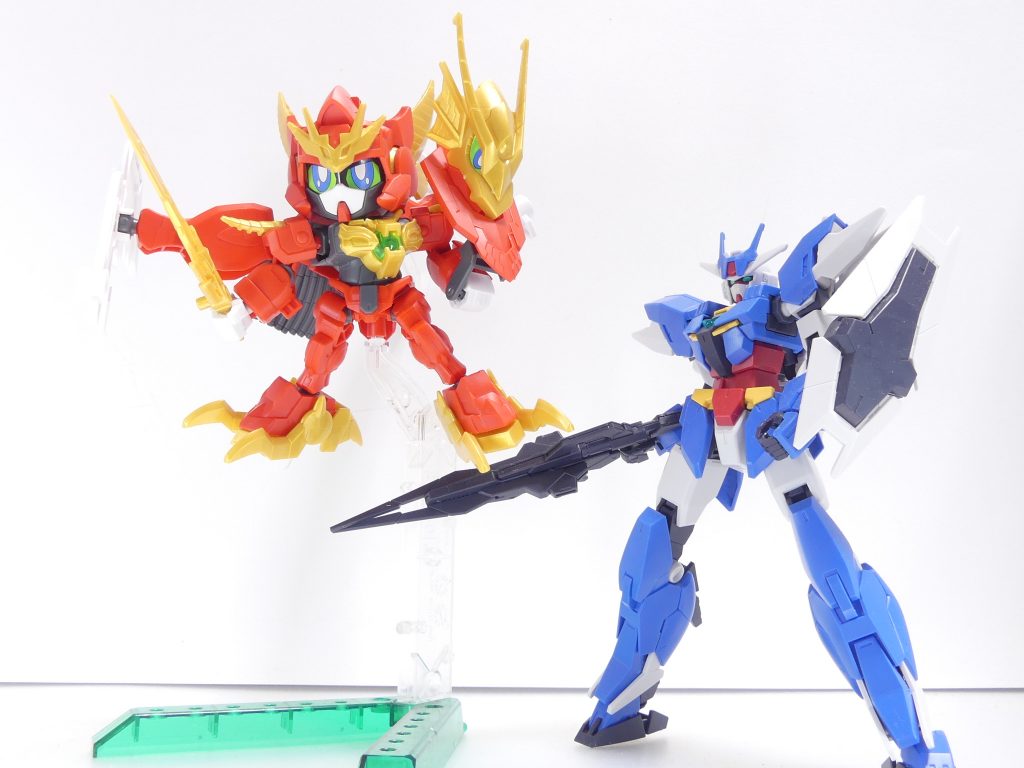 さらなる拡張性:本機はまだまだオプションユニットの追加を行えるポテンシャルを秘める。その可能性とは。2020年2月のアヴァランチレックスバスター発売を待て。最後にアースリィと。※追記※あとこれは完全におまけのおまけなのですが・・・当時は某セーラー服美少女戦士の影響でもあったのか太陽系の惑星をガンダムに当てはめる方向が非常に多く。殿様ガンダムを護衛するミキシングちーびー戦士がまさにそれだったり幻のガンドランダーIVにもそんなキャラが大量にいたり・・・そういや「仲間を全部買って合体再現しよう!」なリライジングガンダムもうっすらファイナルガンドランダーの売り方に似てるような気が・・・角はガンドラだし・・・ところでシールを目だけにしたのは「素」の状態を見せたいだけではなく・・・何かやってみたいなぁと言うこと・・・時間があるかどうか・・・【次回予告】キルシュのグフ、改造完了。グフ・スラッシュバサラ。